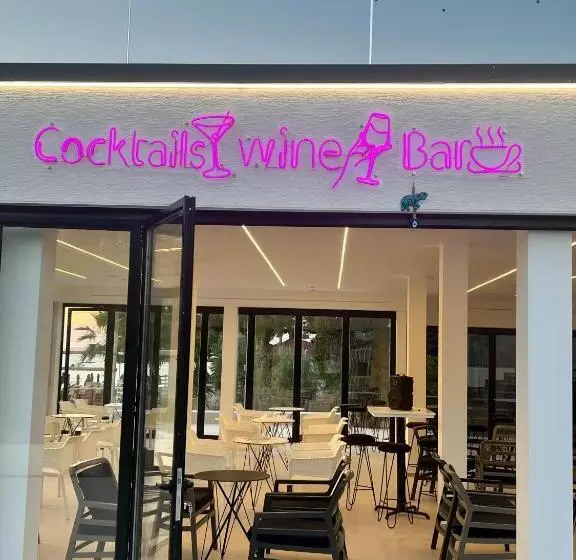 ホテル Vip Bujari Ksamil