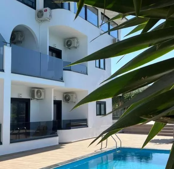 ホテル Vip Bujari Ksamil