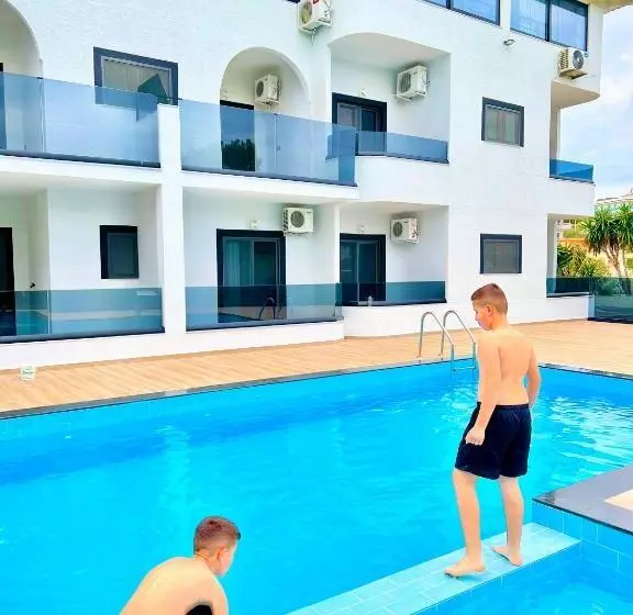 ホテル Vip Bujari Ksamil