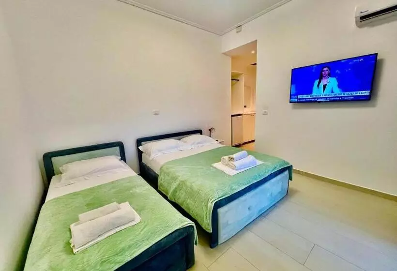 ホテル Vip Bujari Ksamil