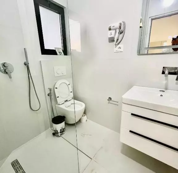 ホテル Vip Bujari Ksamil