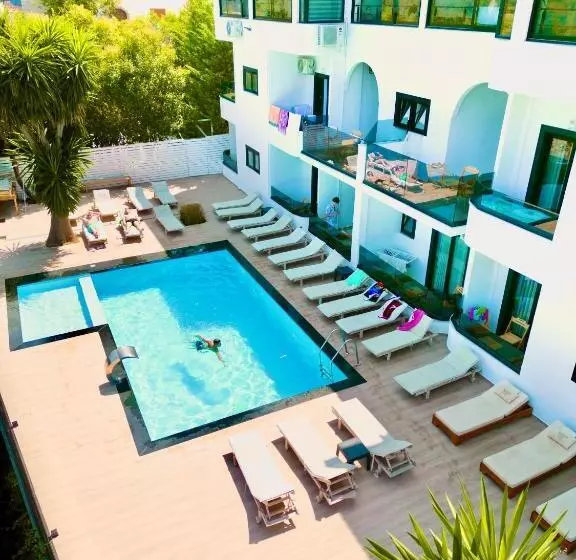 ホテル Vip Bujari Ksamil