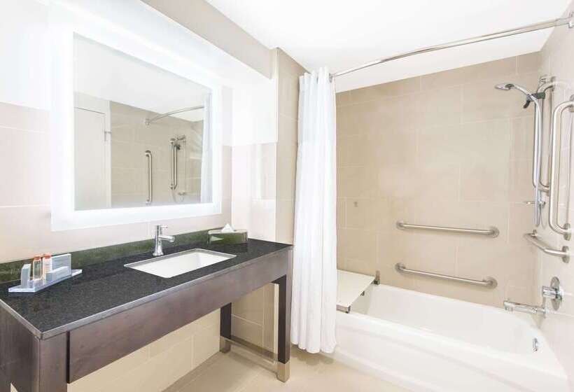 فندق Wingate By Wyndham Niagara Falls