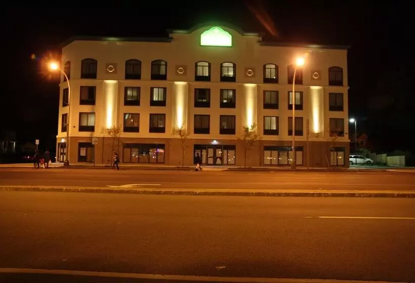 Hotel Wingate By Wyndham Niagara Falls