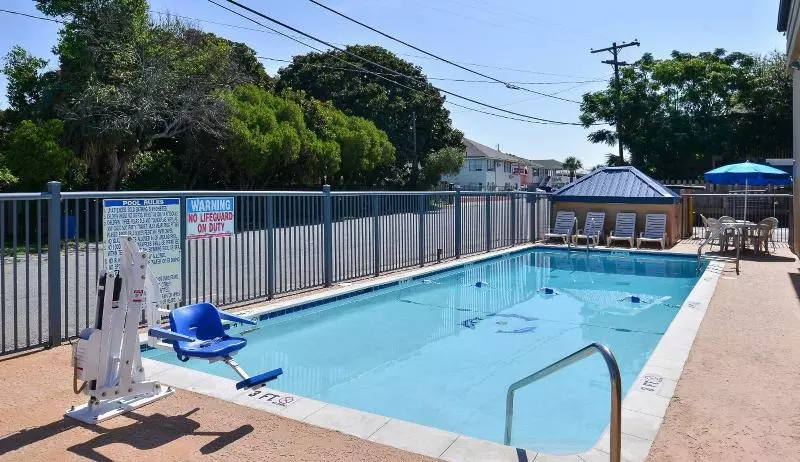 מוטל Sandcastle Inn