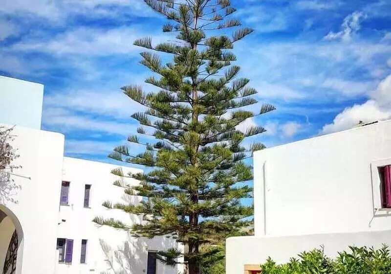 هتل Nefeli