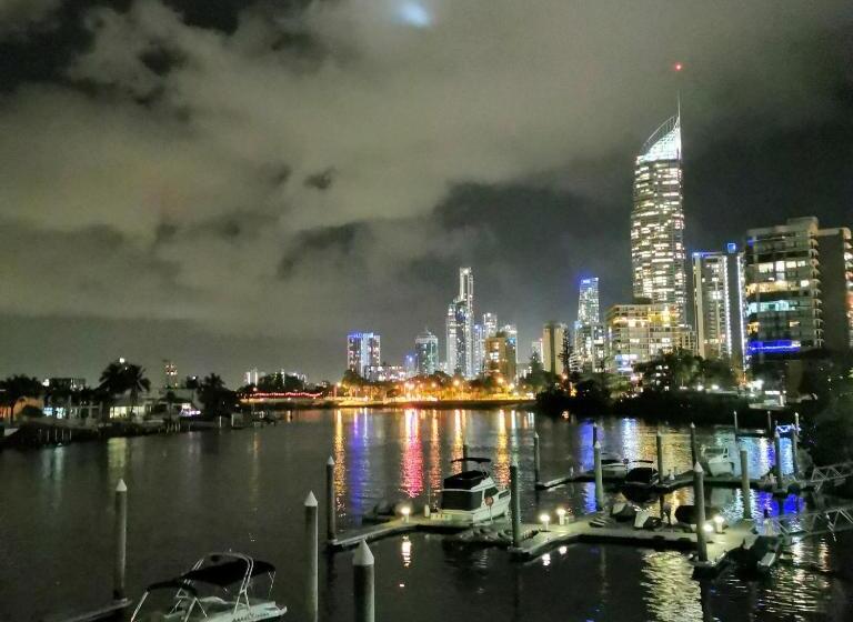 Surfers Hawaiian Holiday Apartments