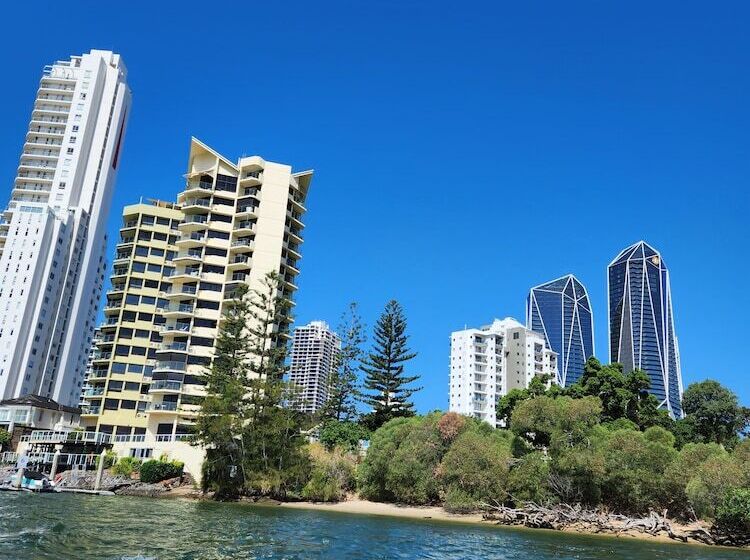 Surfers Hawaiian Holiday Apartments