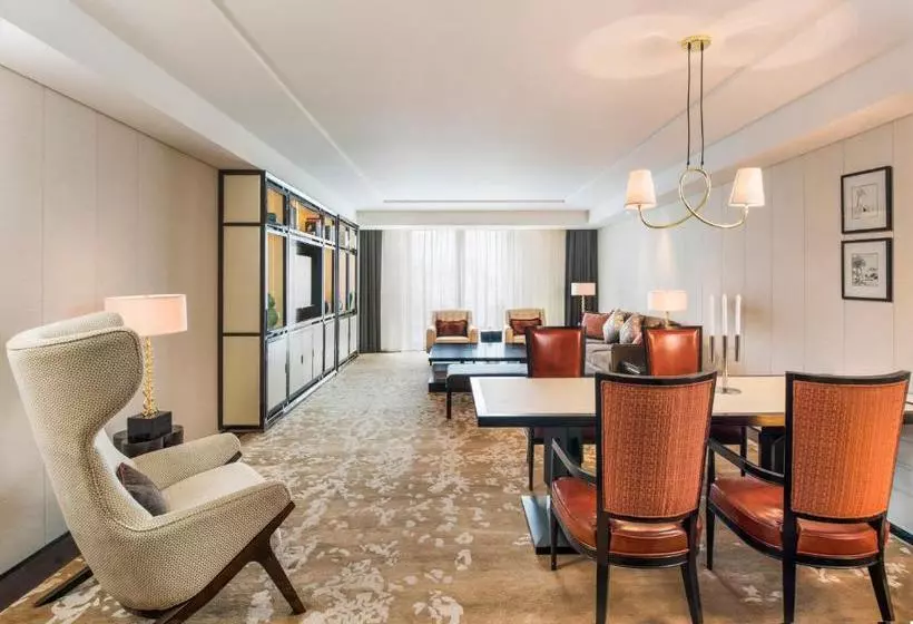 בית מלון כפרי The Grand Mansion, A Luxury Collection