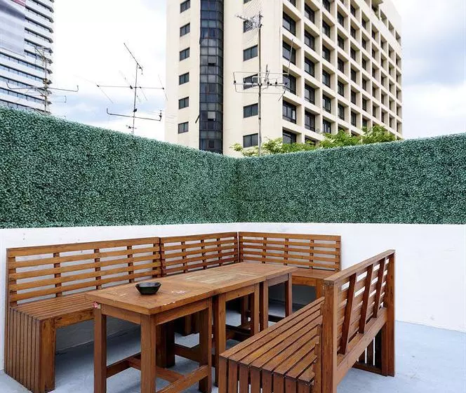 Jellybean Ezy Hostel Sathorn