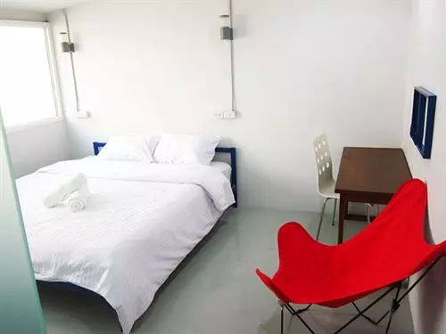 Jellybean Ezy Hostel Sathorn