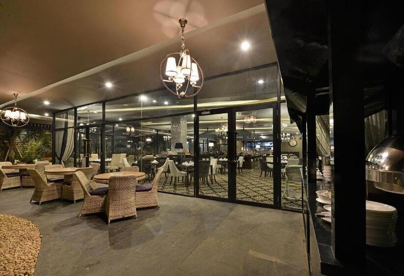 فندق Amaroossa Grande Bekasi