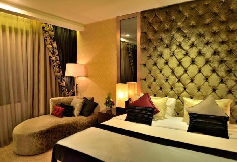 فندق Amaroossa Grande Bekasi