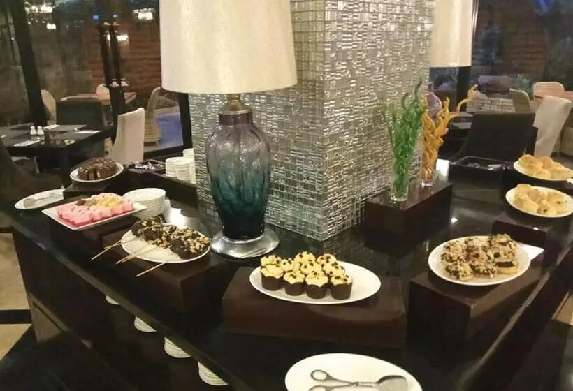 בית מלון כפרי Amaroossa Grande Bekasi