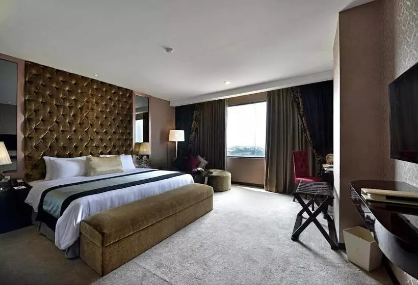 בית מלון כפרי Amaroossa Grande Bekasi