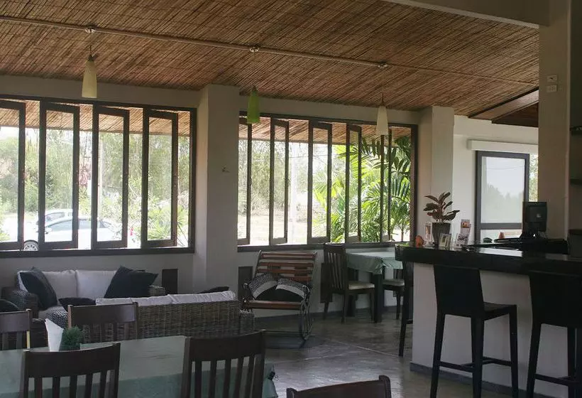 Hotel Garden Hills Resort