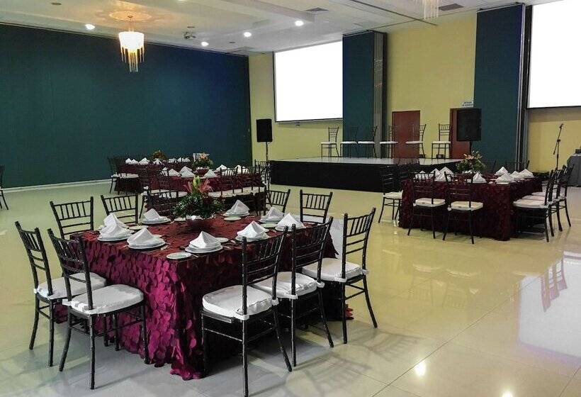 هتل Hampton Inn & Suites By Hilton Aguascalientes Airport
