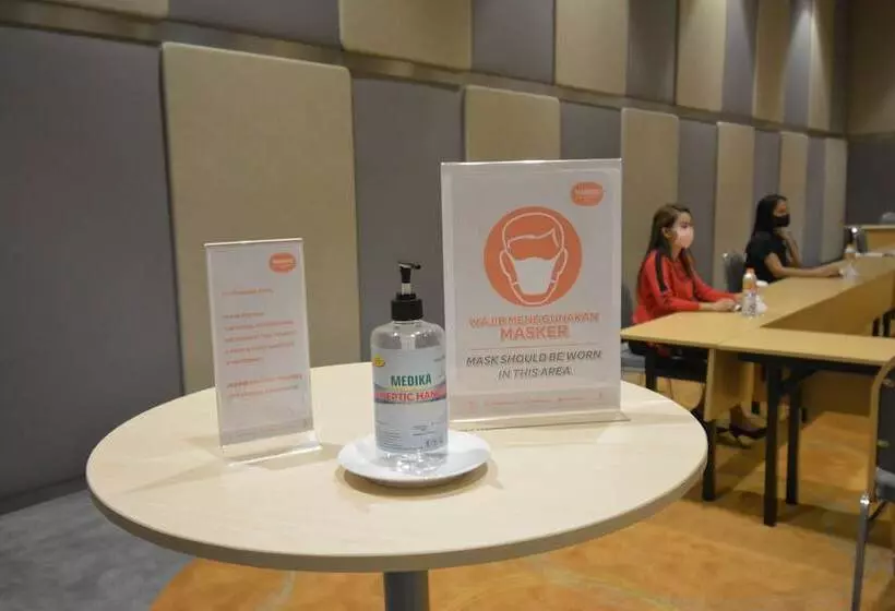 Harris Hotel & Conventions Bekasi