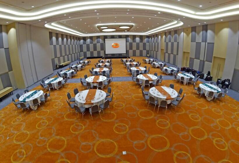 Harris Hotel & Conventions Bekasi
