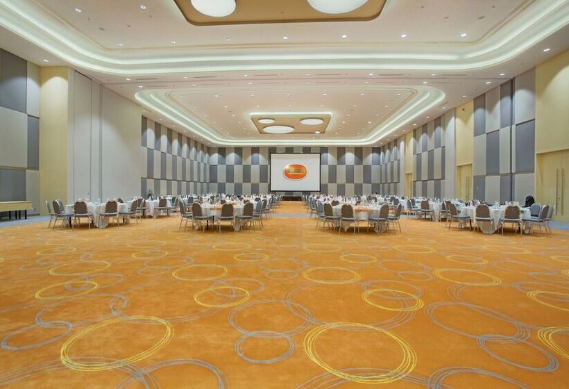 Harris Hotel & Conventions Bekasi