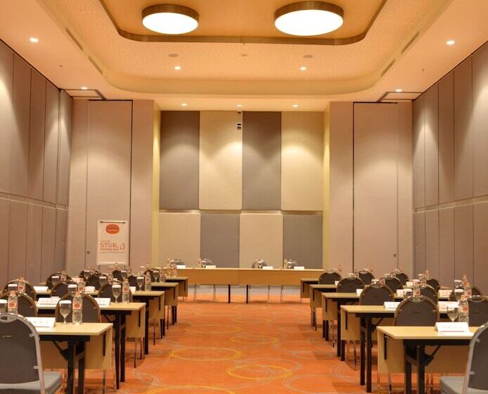 Harris Hotel & Conventions Bekasi