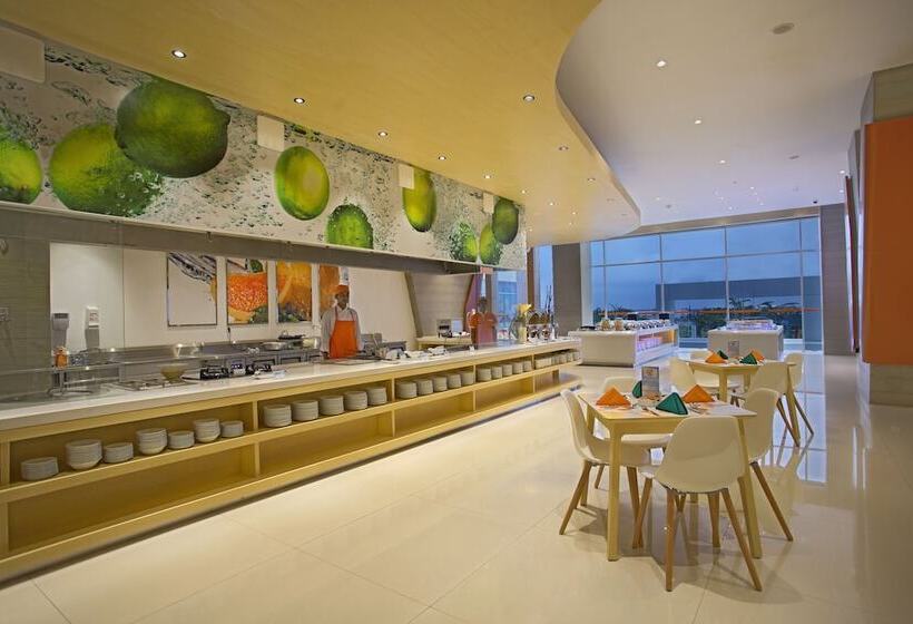 Harris Hotel & Conventions Bekasi