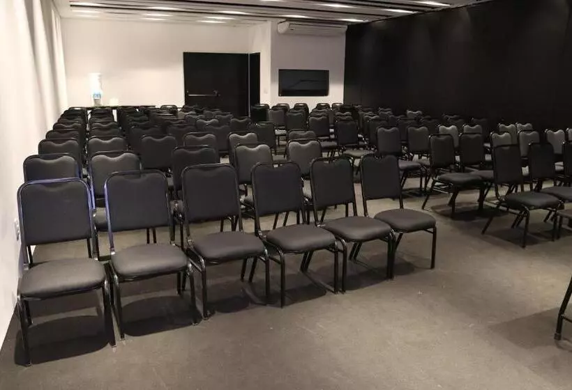 هتل Imperial Palace