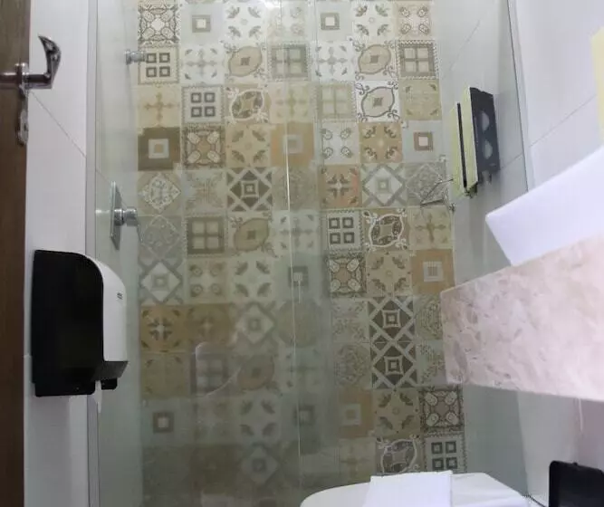 هتل Imperial Palace