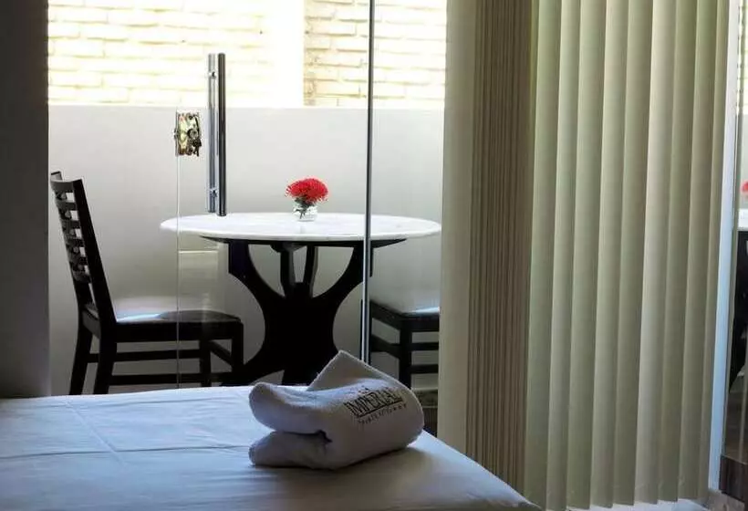 هتل Imperial Palace