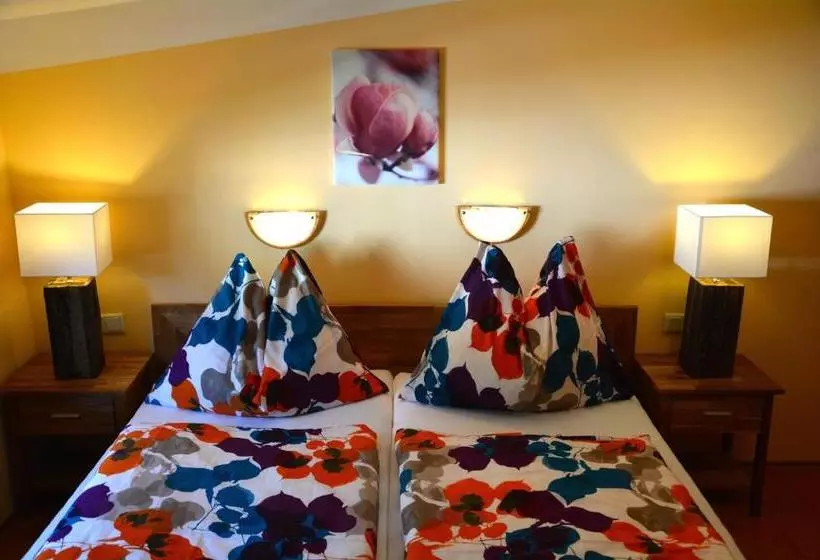 ホテル Pension Milan