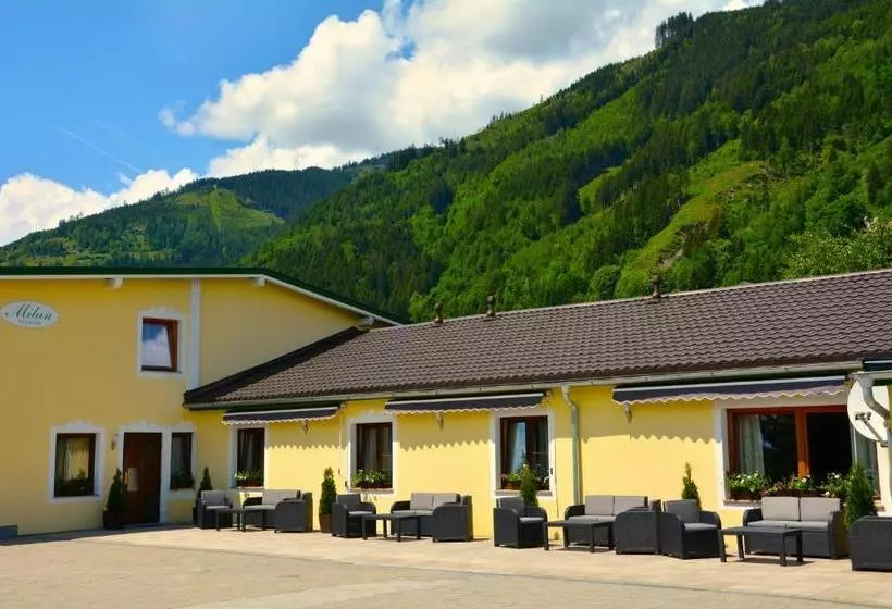 ホテル Pension Milan