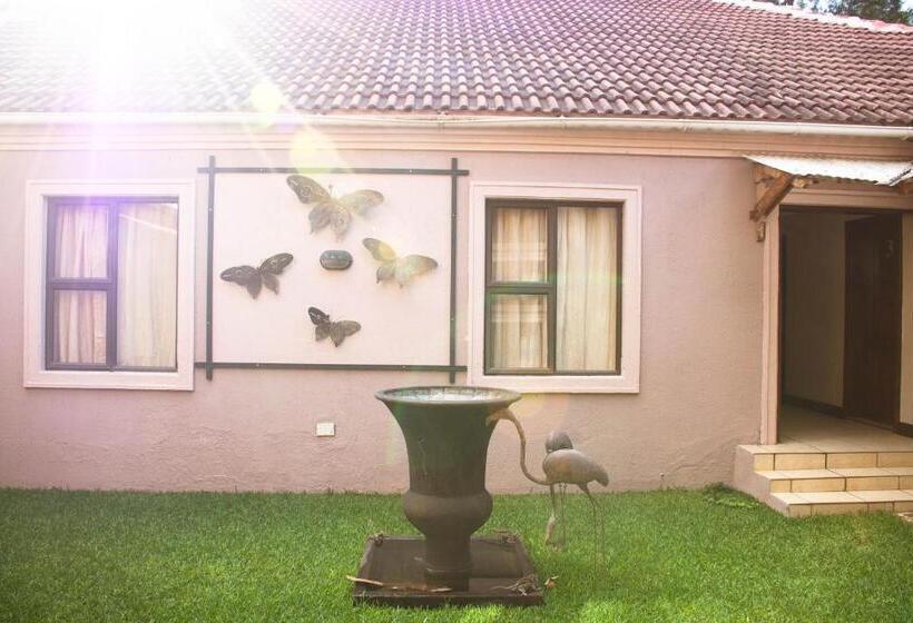 Отель Zawadi House Lodge