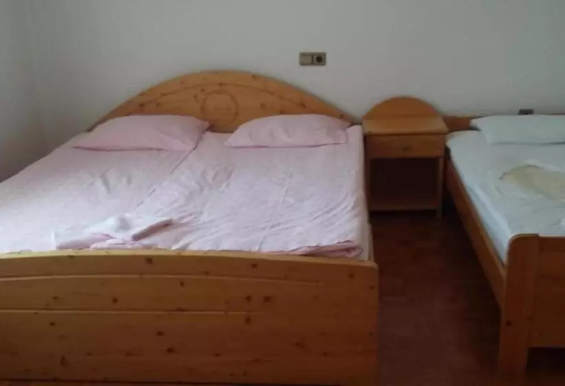 ペンション Apartment Vrtacnik