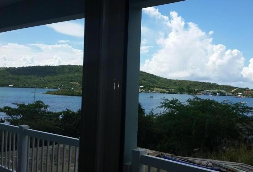 پانسیون Island Charm Culebra Studios & Suites Amazing Water Views From All 3 Apartments Located In Culebra