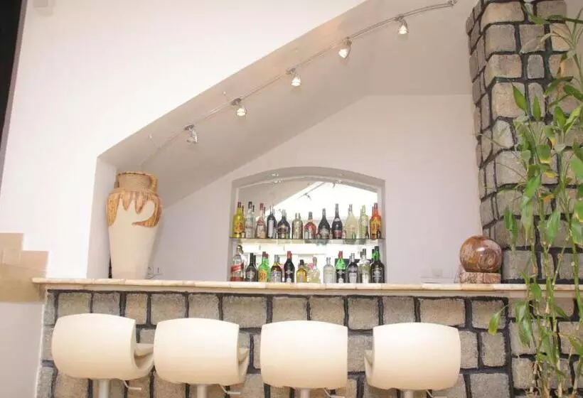 پانسیون Villa Perle Noire