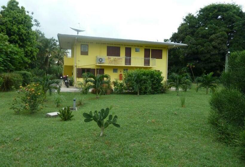 Au Petit Canal Fleuri