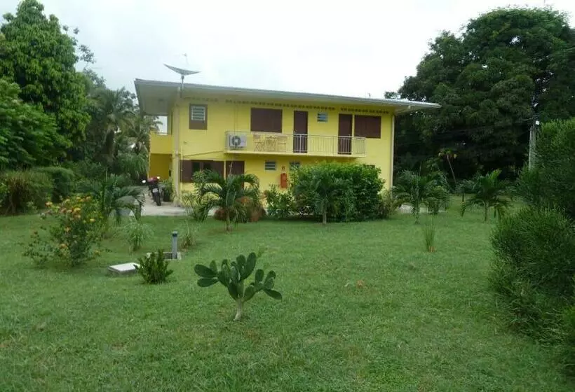 Au Petit Canal Fleuri