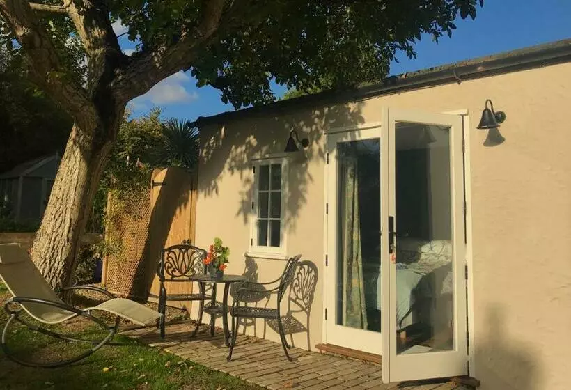 Aamiaismajoitus (B&B) Corner House Luxury Bnb