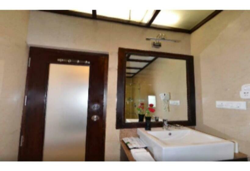 Aamiaismajoitus (B&B) Friends Clubhouse 2 Near La Calypso