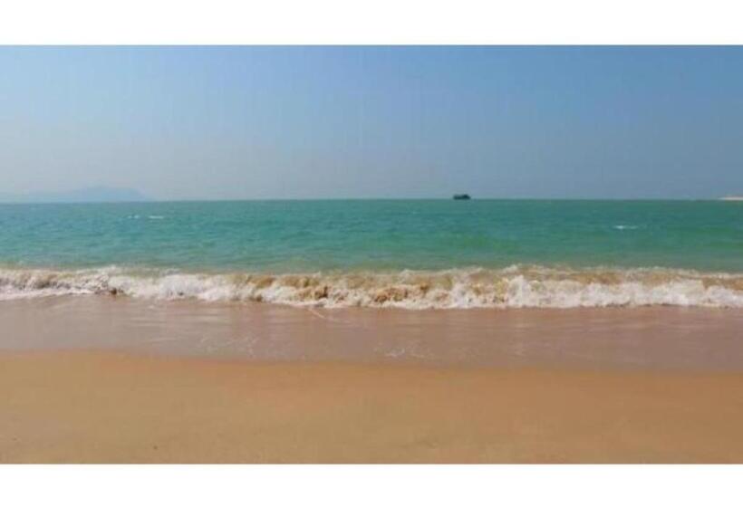 Aamiaismajoitus (B&B) Friends Clubhouse 2 Near La Calypso