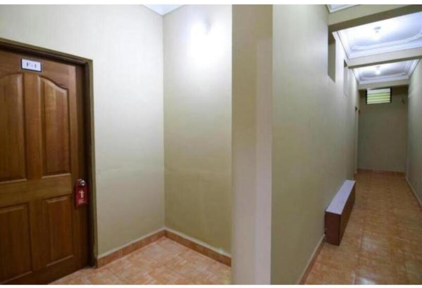 Aamiaismajoitus (B&B) Friends Clubhouse 2 Near La Calypso