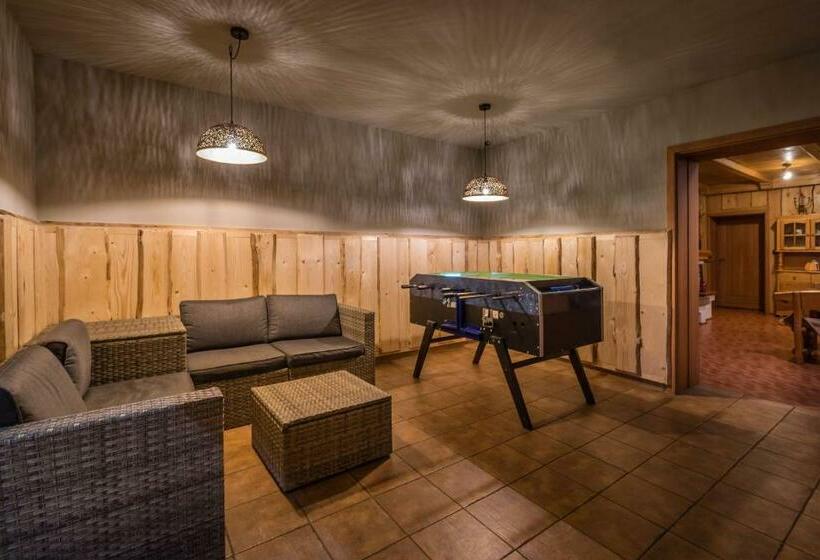 膳宿费 Penzion Larion