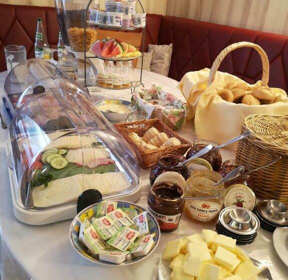 بنسيون Uschi S Gasthof