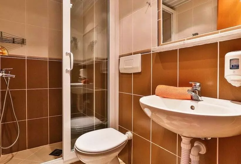 تختخواب و صبحانه Apartmani Luka   Vila Brzulovic