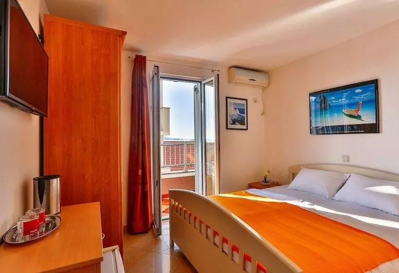 تختخواب و صبحانه Apartmani Luka   Vila Brzulovic