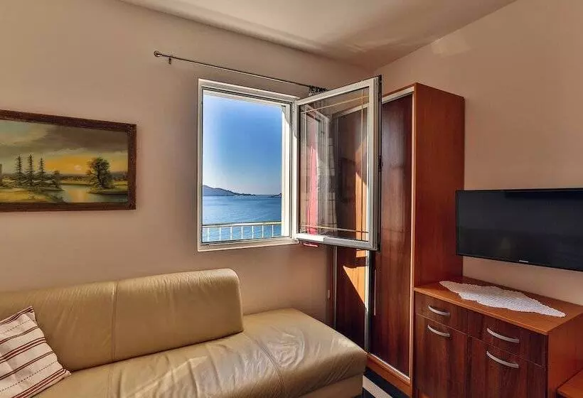 تختخواب و صبحانه Apartmani Luka   Vila Brzulovic