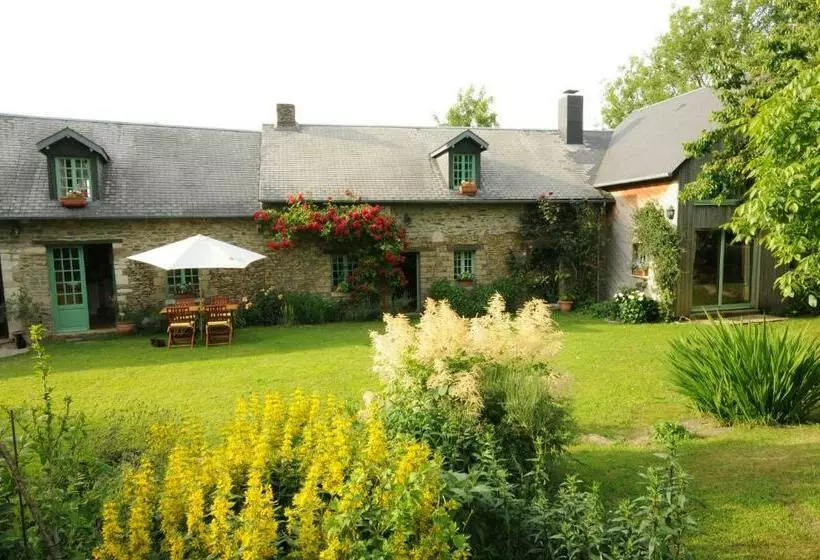Aamiaismajoitus (B&B) Le Lavoir De Julia