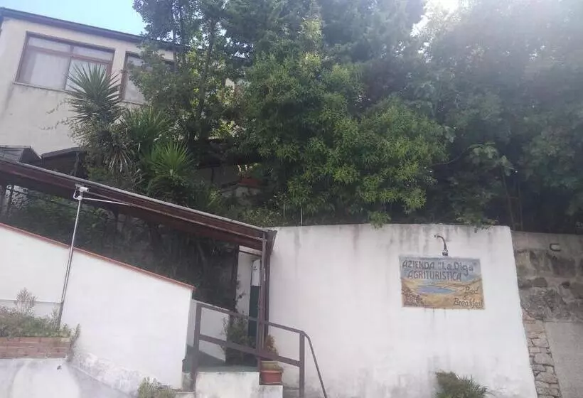 Hotelli Azienda Agrituristica Le Prunelle