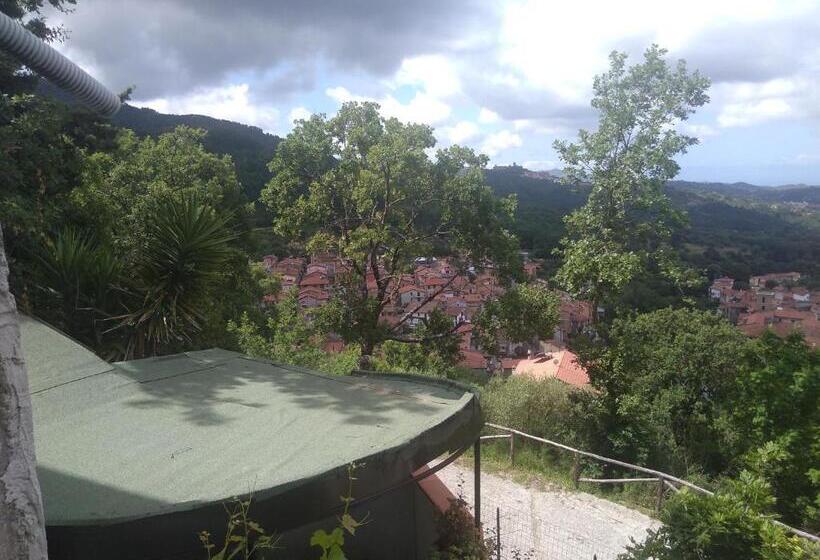 Отель Azienda Agrituristica Le Prunelle