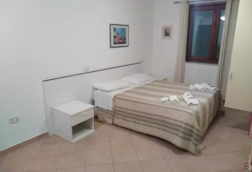 Hotelli Azienda Agrituristica Le Prunelle